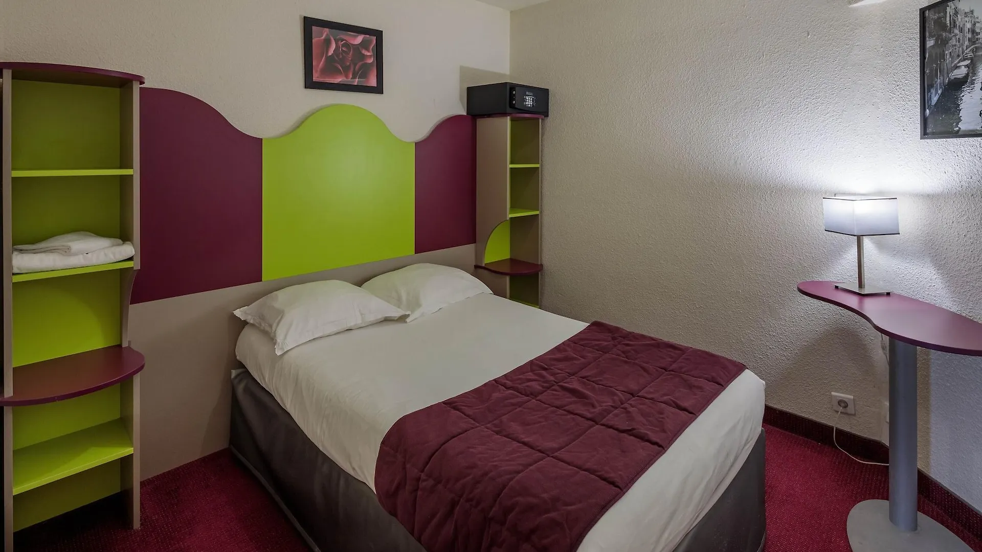 Logis Hotel Noemys Pont De L'Etoile Aubagne