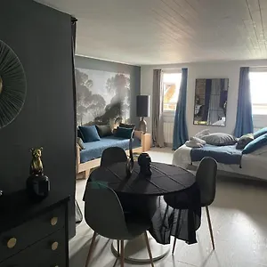 https://un-lieu-unique-le-cozy.hotels-rhonealpes.com