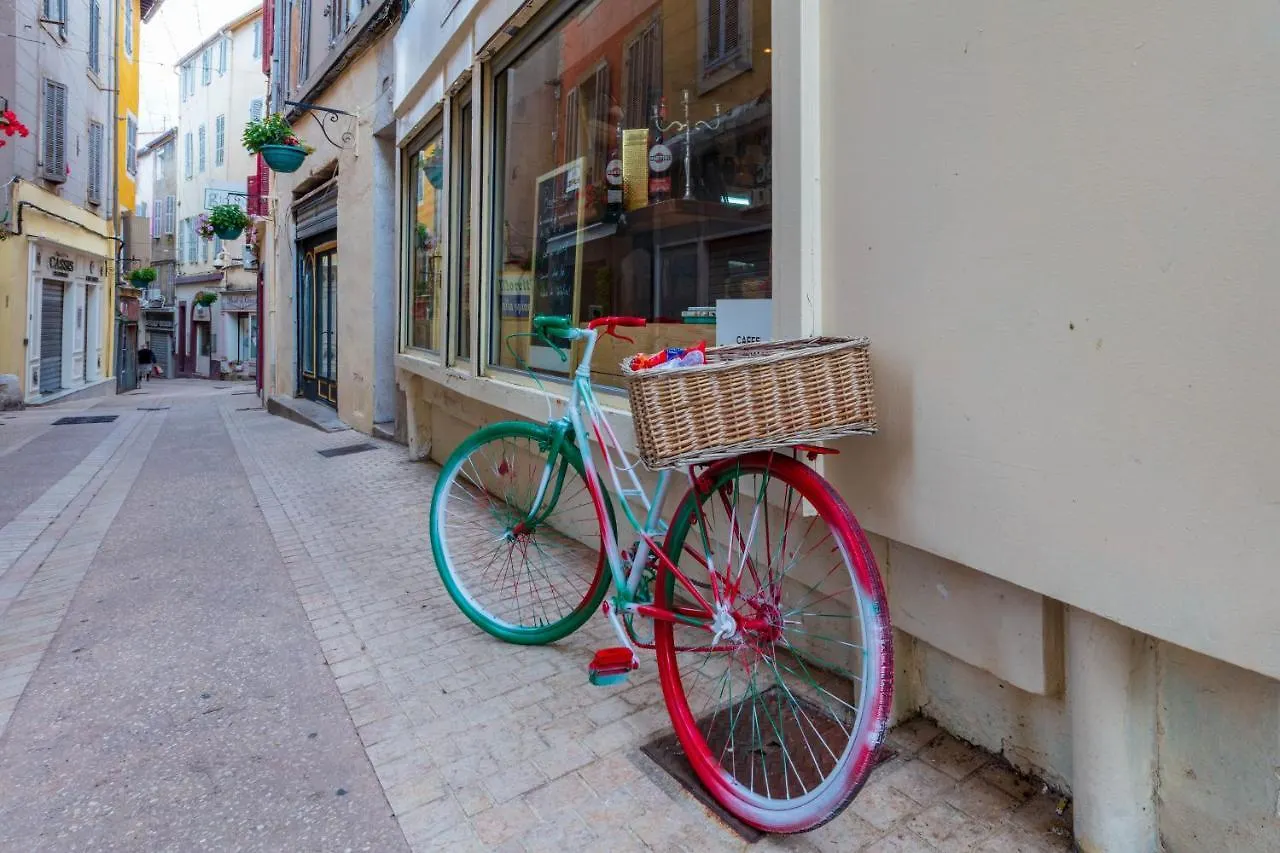 Logis Hotel Noemys Pont De L'Etoile Aubagne
