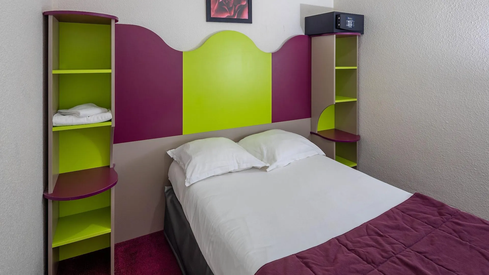Logis Hotel Noemys Pont De L'Etoile Aubagne