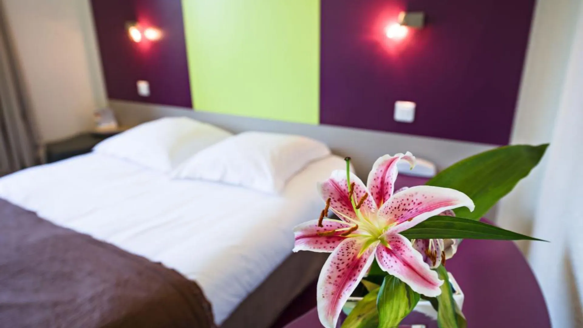 Logis Hotel Noemys Pont De L'Etoile Aubagne