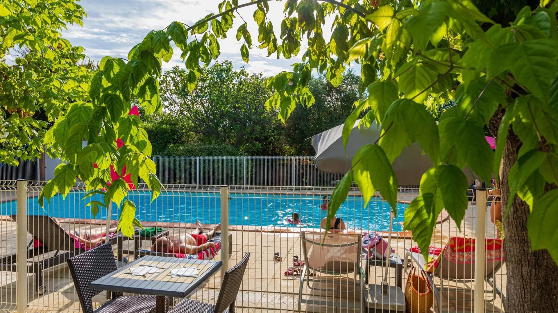 Logis Hotel Noemys Pont De L'Etoile Aubagne France