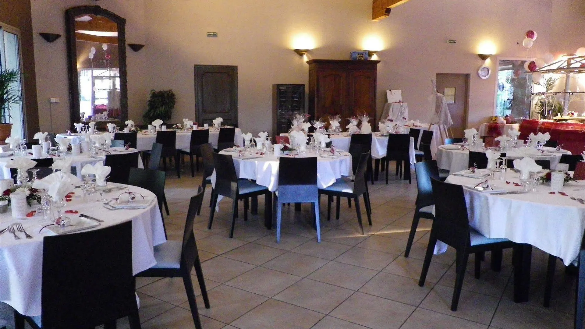 Hotel Logis Noemys pont de l'Etoile - ex Mas de L'Etoile à Aubagne 3*,